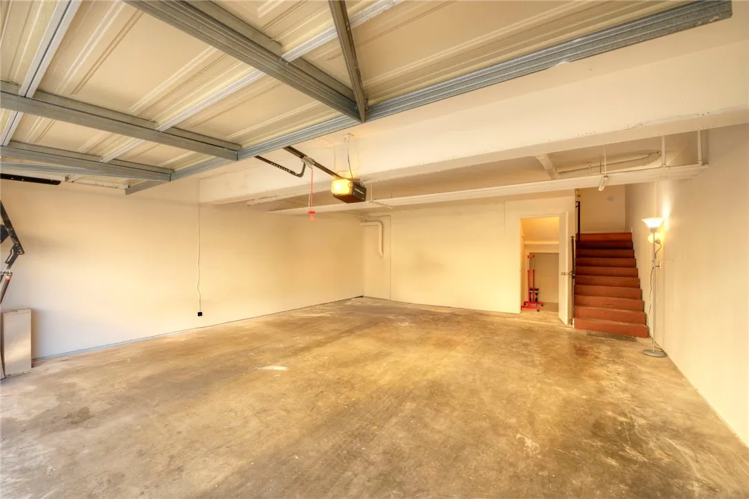 16331 Cornuta Avenue E, Bellflower, California 90706 home-pic-29