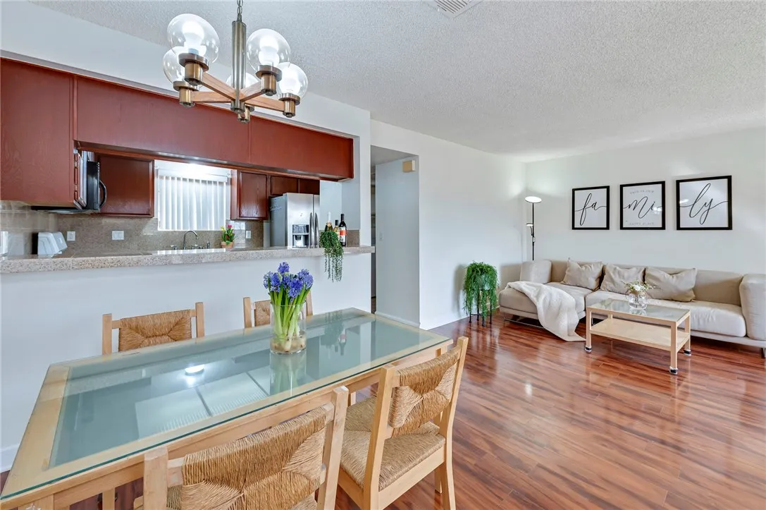 16331 Cornuta Avenue E, Bellflower, California 90706 home-pic-8