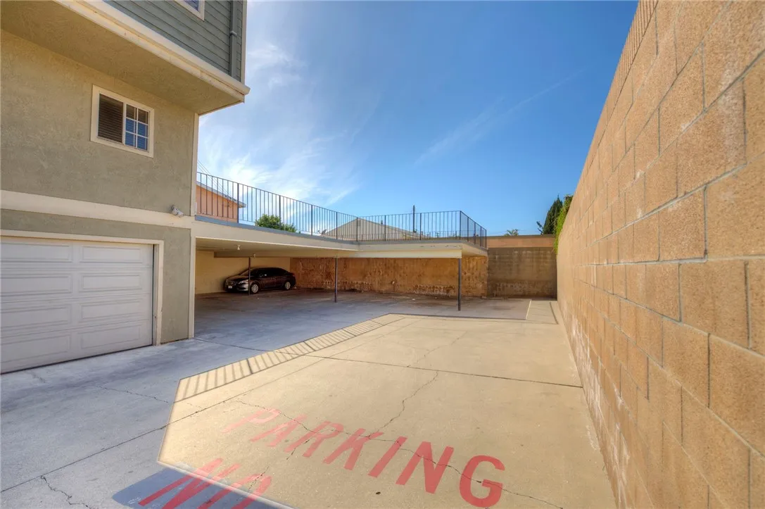 16331 Cornuta Avenue E, Bellflower, California 90706 home-pic-32