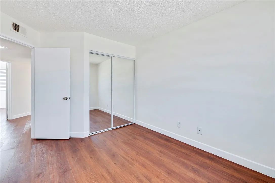 16331 Cornuta Avenue E, Bellflower, California 90706 home-pic-20