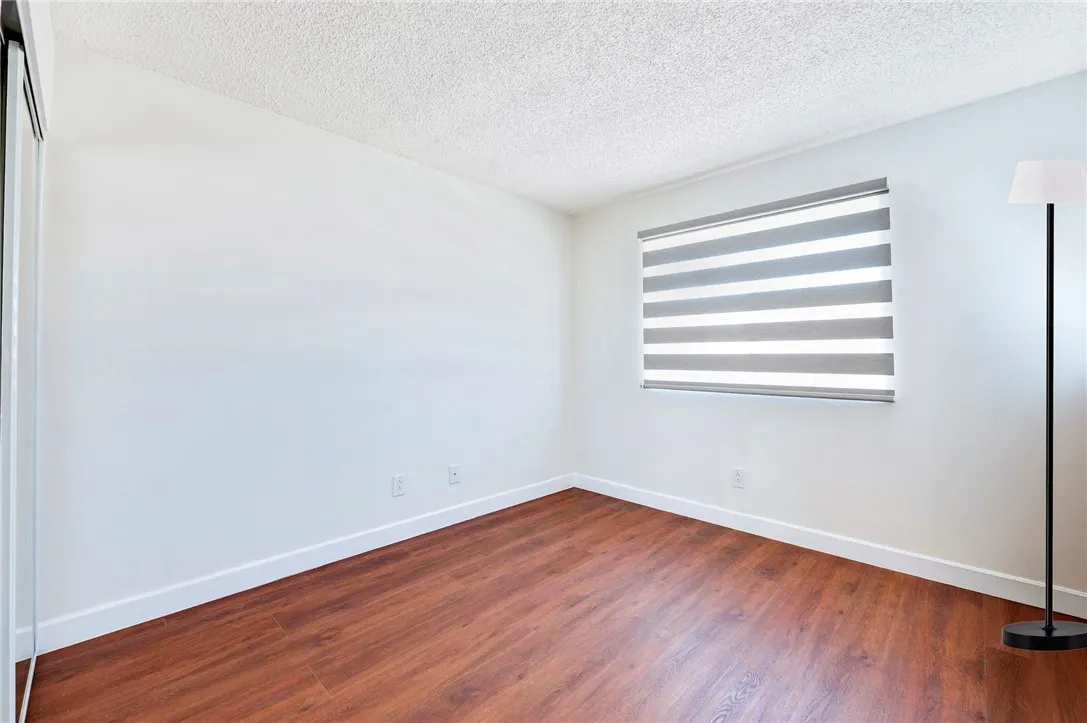 16331 Cornuta Avenue E, Bellflower, California 90706 home-pic-19