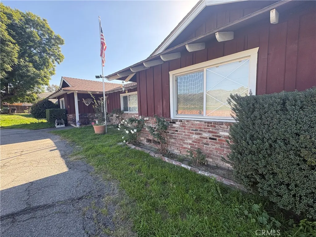 2257 Park, Hemet, California 92544 home-pic-1