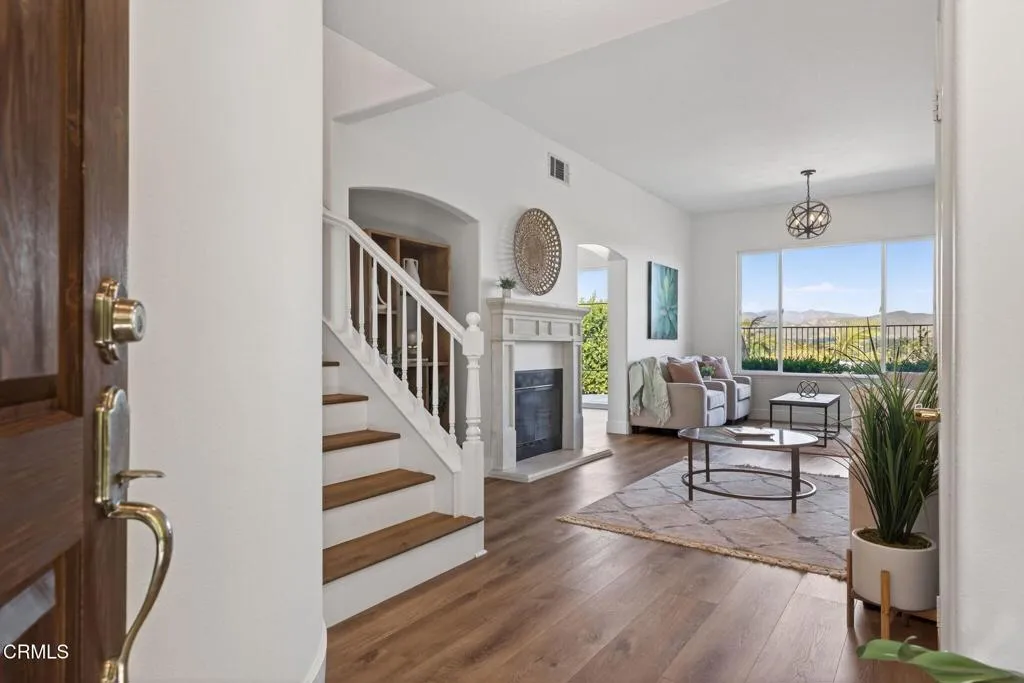 931 Corte Augusta, Camarillo, California 93010 home-pic-6