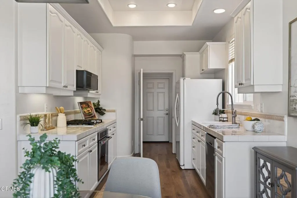 931 Corte Augusta, Camarillo, California 93010 home-pic-17