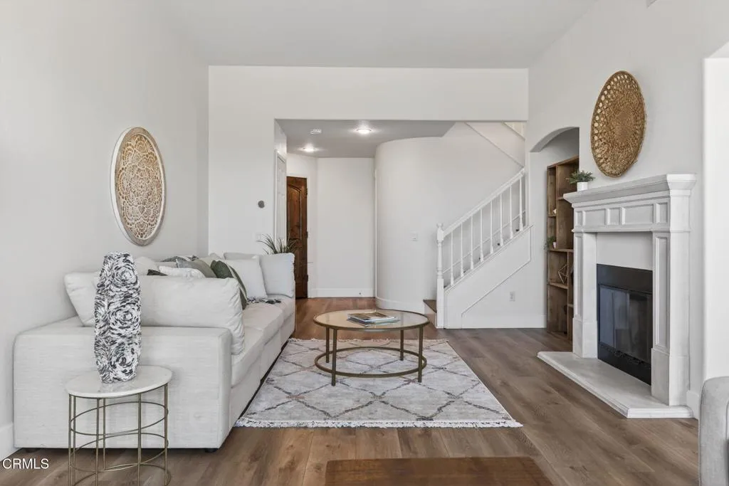 931 Corte Augusta, Camarillo, California 93010 home-pic-12
