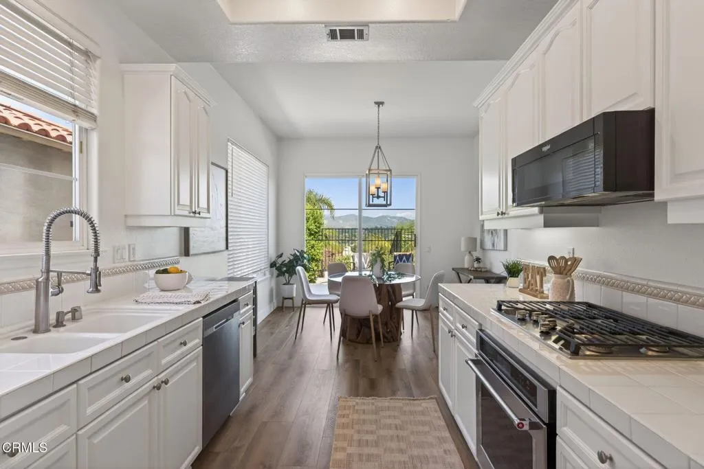 931 Corte Augusta, Camarillo, California 93010 home-pic-18