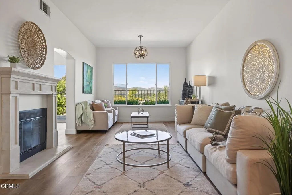 931 Corte Augusta, Camarillo, California 93010 home-pic-7