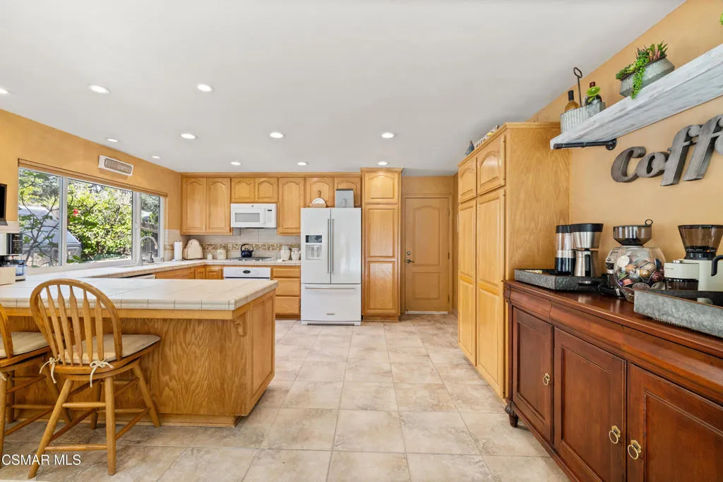 3141 Wild Horse Court, Thousand Oaks, California 91360 home-pic-9