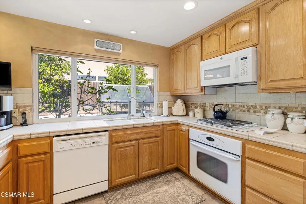 3141 Wild Horse Court, Thousand Oaks, California 91360 home-pic-10