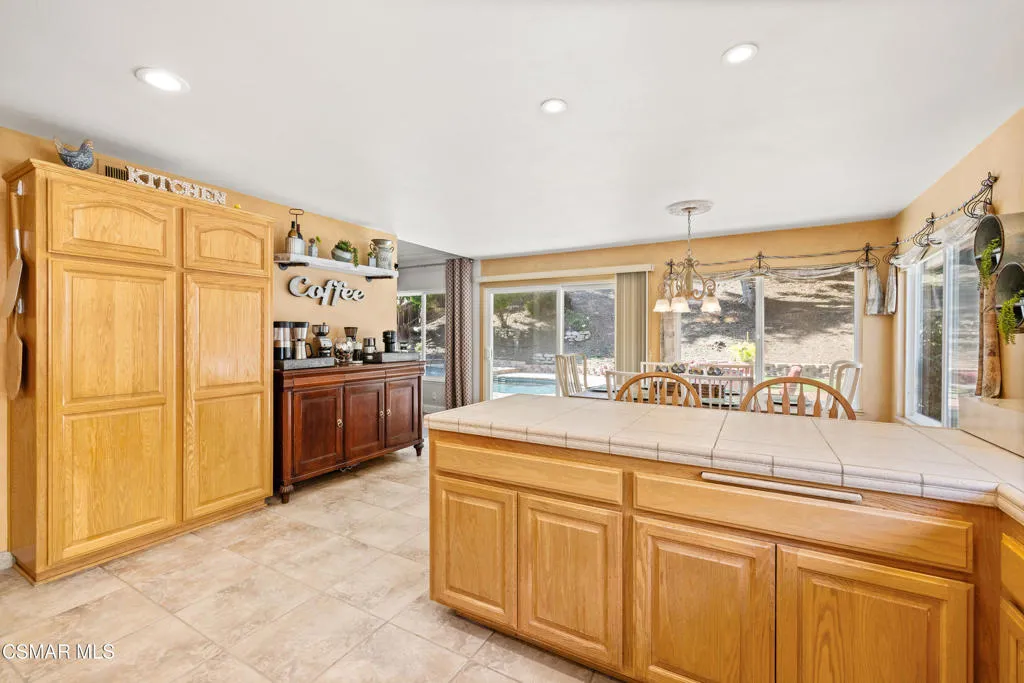 3141 Wild Horse Court, Thousand Oaks, California 91360 home-pic-12
