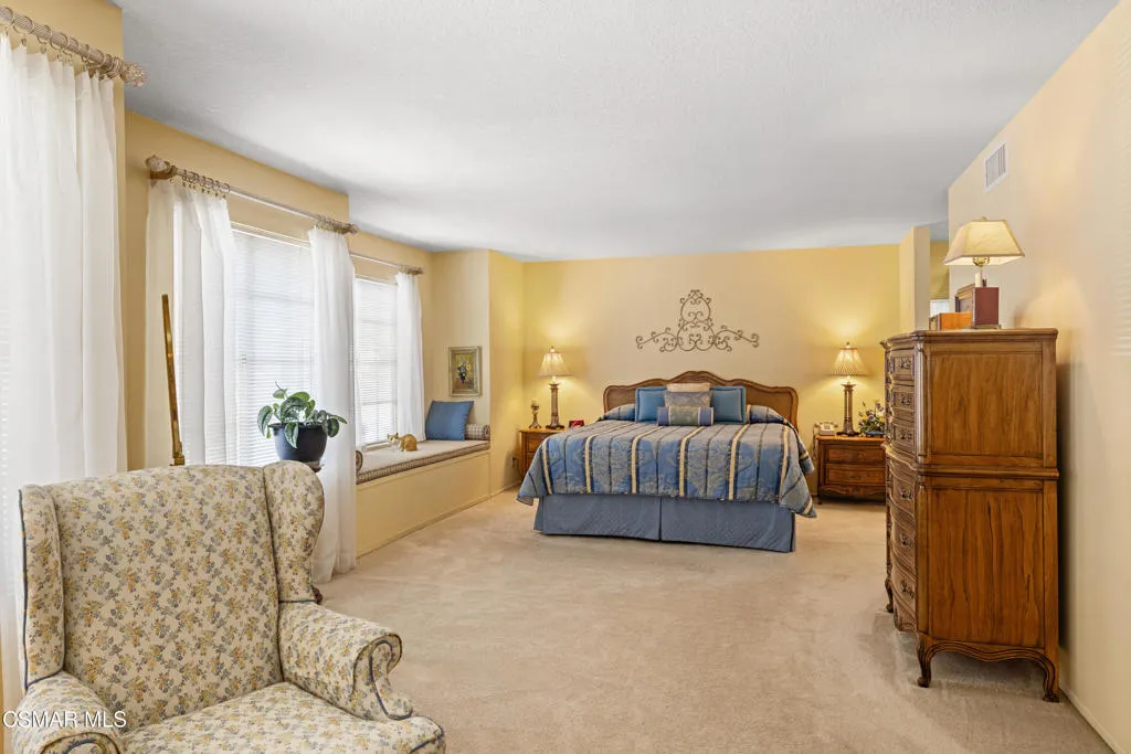 12120 London Grove Court, Moorpark, California 93021 home-pic-21