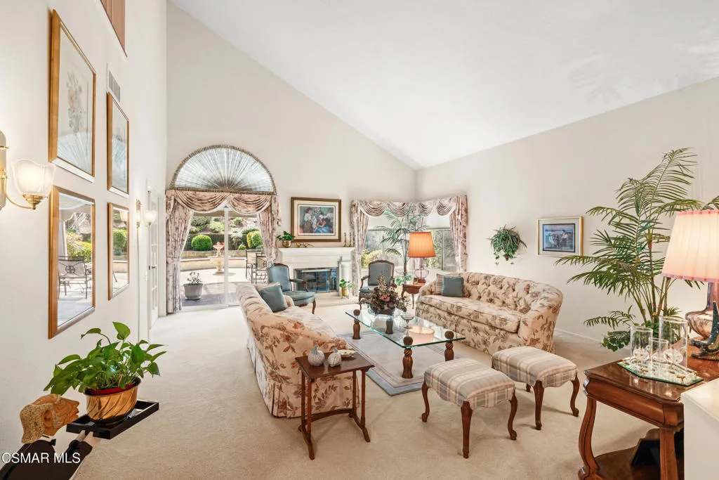 12120 London Grove Court, Moorpark, California 93021 home-pic-4