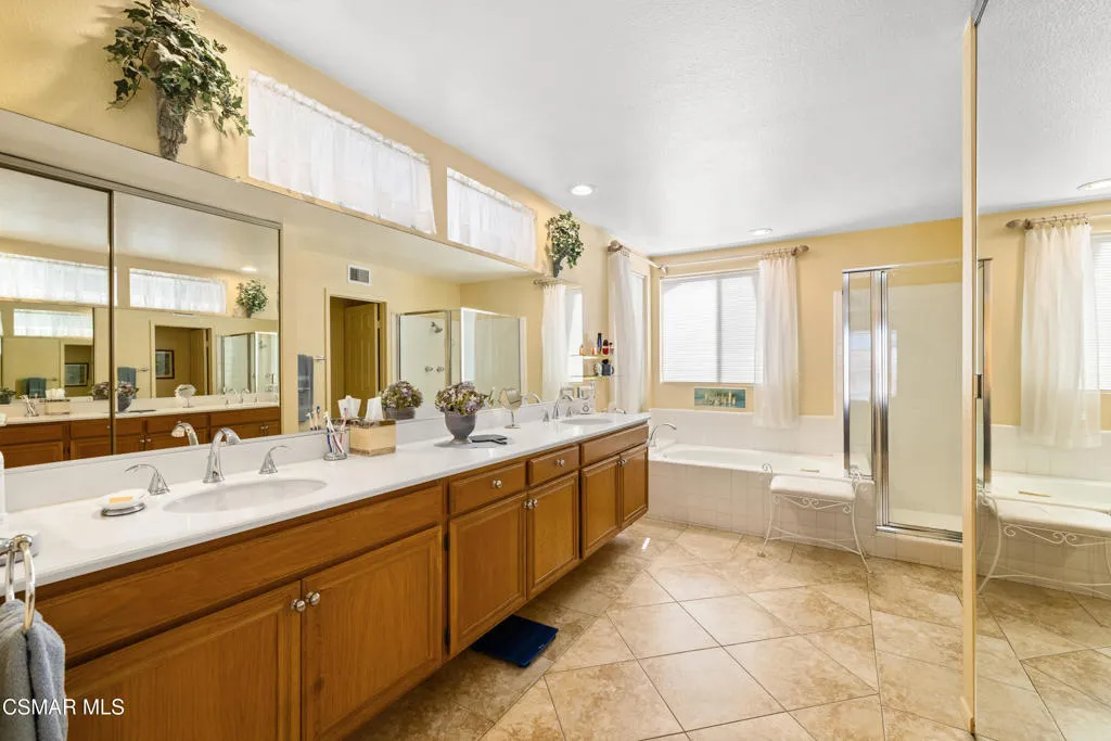 12120 London Grove Court, Moorpark, California 93021 home-pic-23
