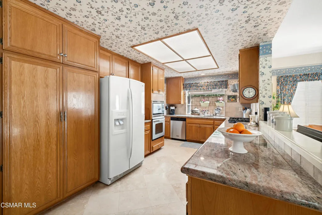 12120 London Grove Court, Moorpark, California 93021 home-pic-11