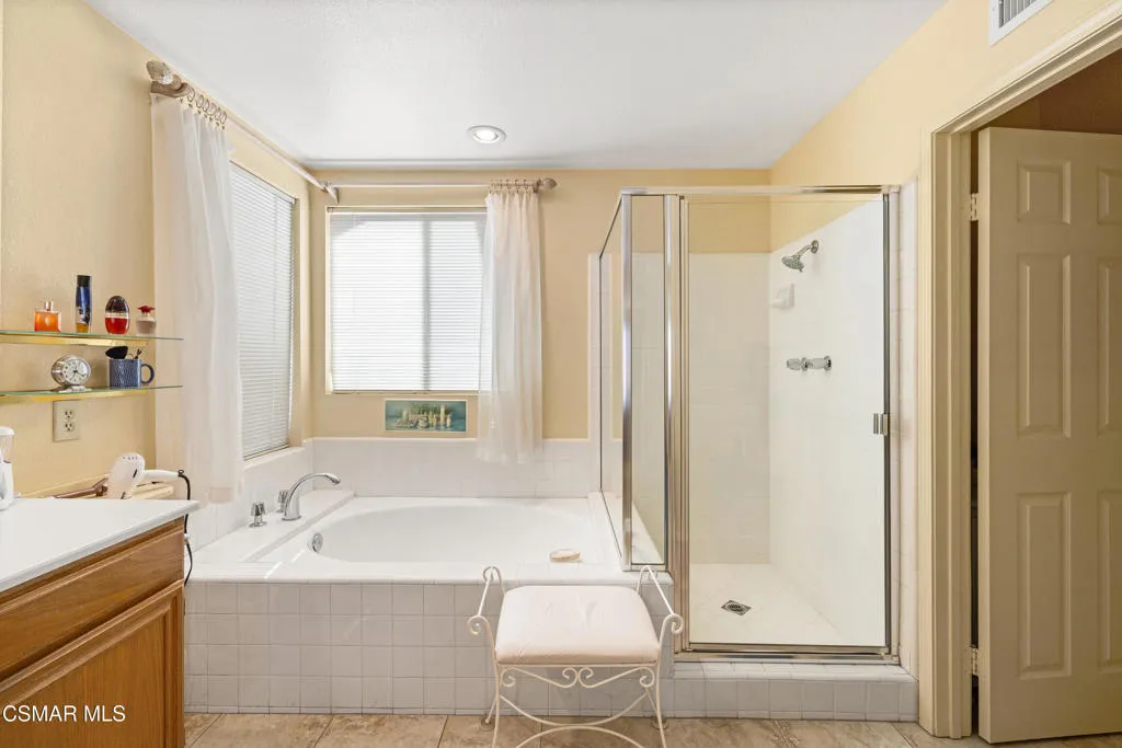 12120 London Grove Court, Moorpark, California 93021 home-pic-24