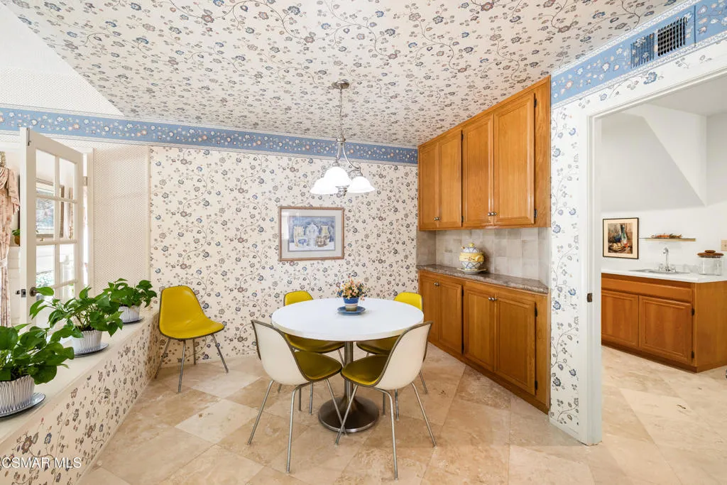 12120 London Grove Court, Moorpark, California 93021 home-pic-9