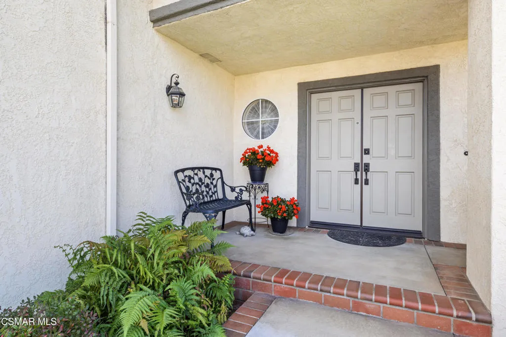 12120 London Grove Court, Moorpark, California 93021 home-pic-2