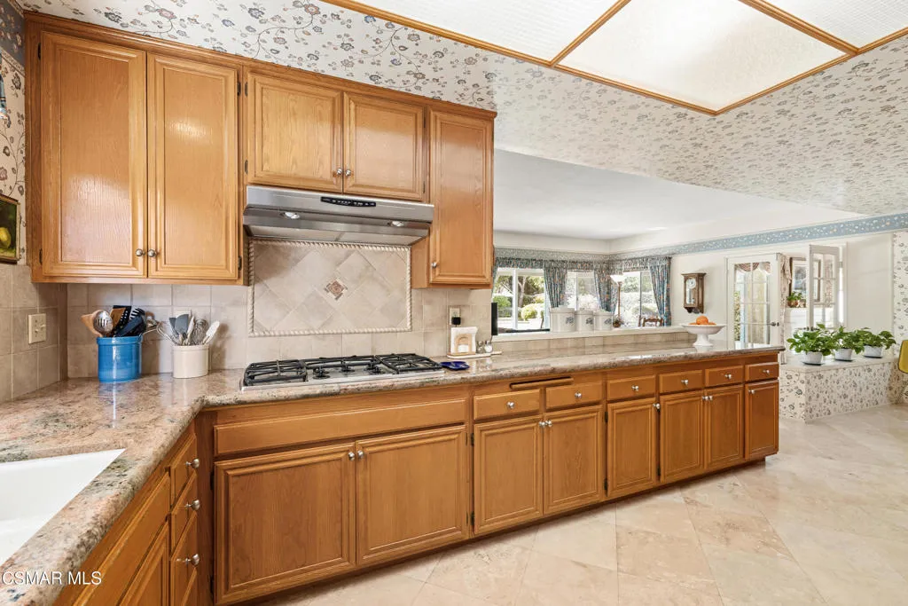 12120 London Grove Court, Moorpark, California 93021 home-pic-13