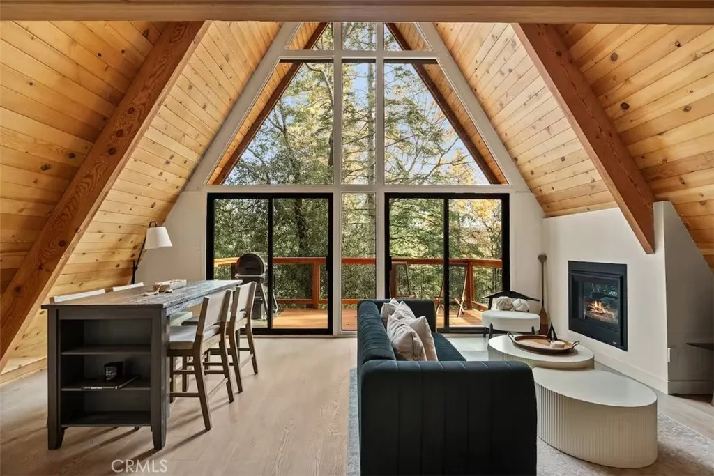 26664 Thunderbird Drive, Lake Arrowhead, California 92391 home-pic-7