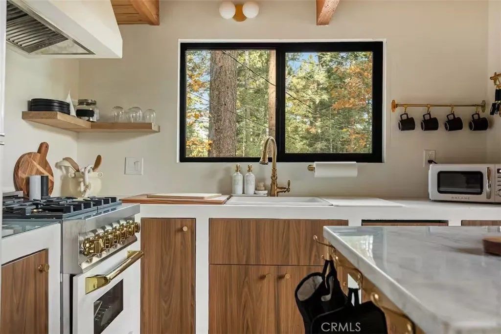 26664 Thunderbird Drive, Lake Arrowhead, California 92391 home-pic-18