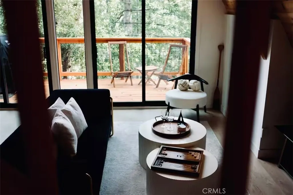 26664 Thunderbird Drive, Lake Arrowhead, California 92391 home-pic-4