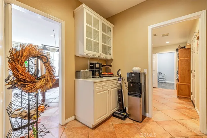 Utility Corridor/ Pantry/ Laundry