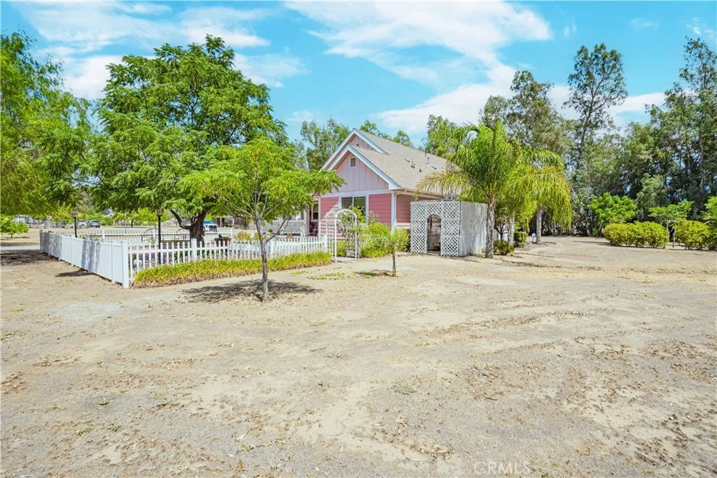 28200 Patterson Avenue, Winchester, California 92596 home-pic-13