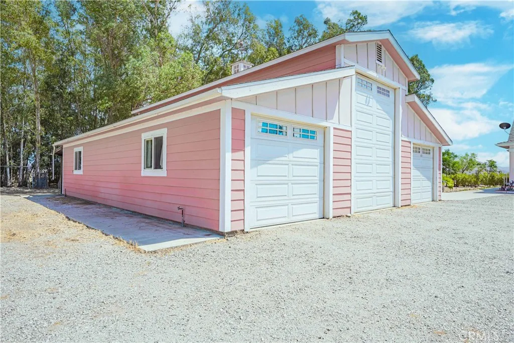 28200 Patterson Avenue, Winchester, California 92596 home-pic-5