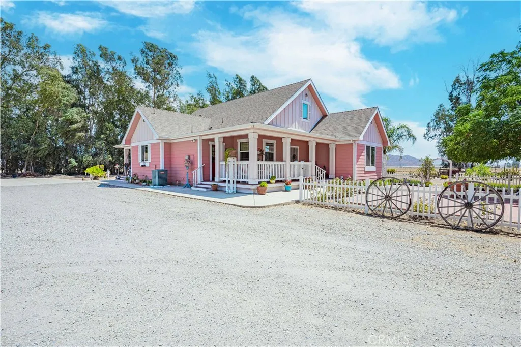 28200 Patterson Avenue, Winchester, California 92596 home-pic-10