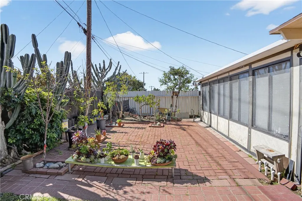 13314 Raven, Sylmar, California 91342 home-pic-42