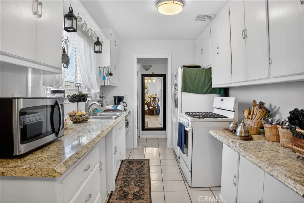 13314 Raven, Sylmar, California 91342 home-pic-36