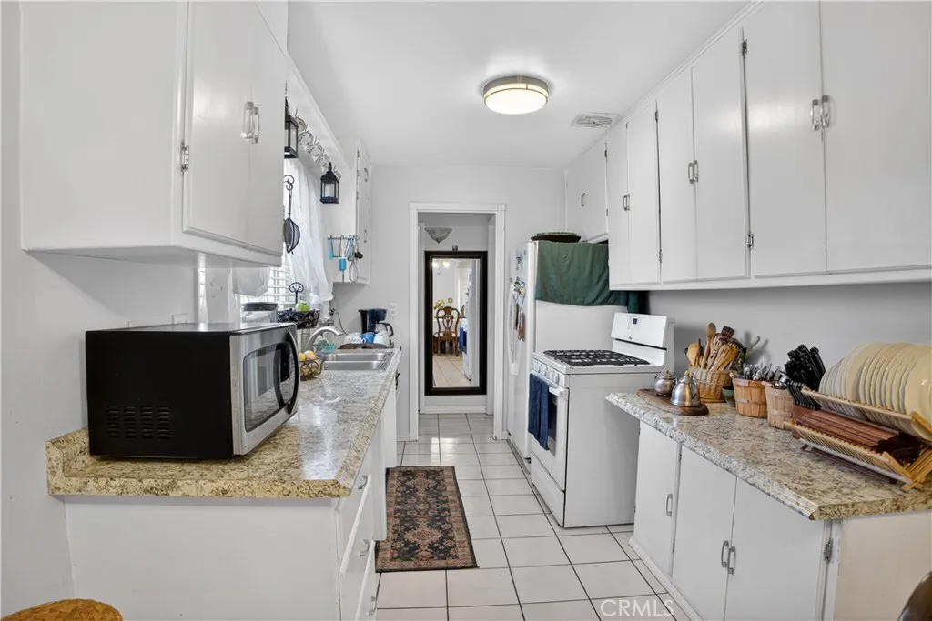 13314 Raven, Sylmar, California 91342 home-pic-15