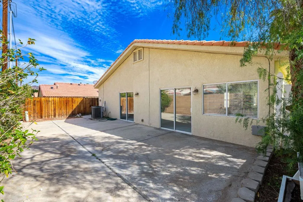 52725 Avenue Alvarado, La Quinta, California 92253 home-pic-40