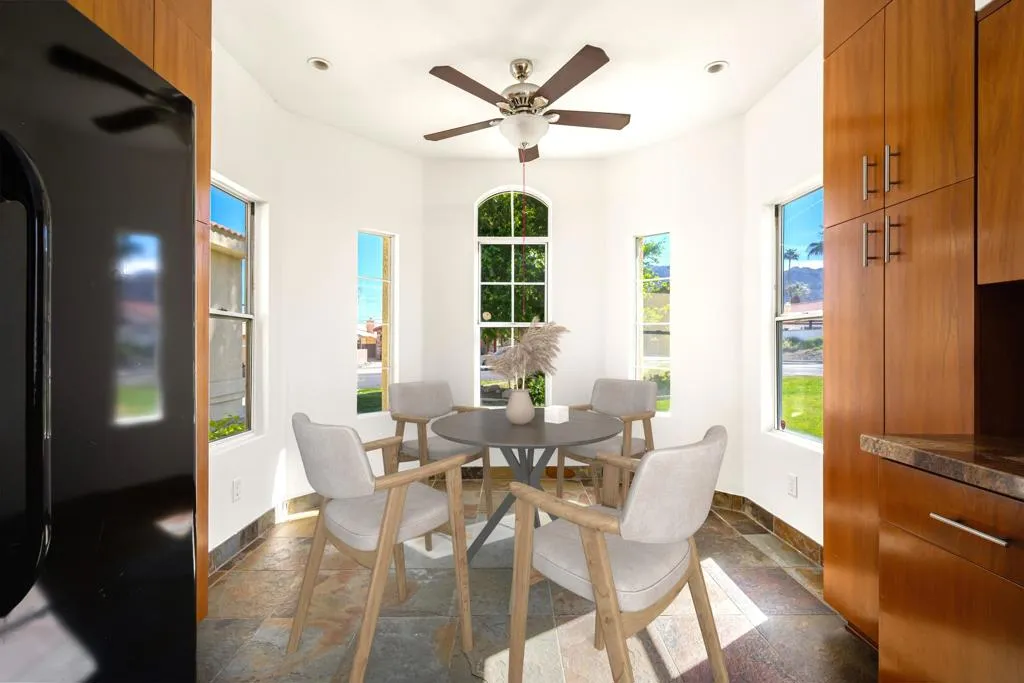52725 Avenue Alvarado, La Quinta, California 92253 home-pic-23