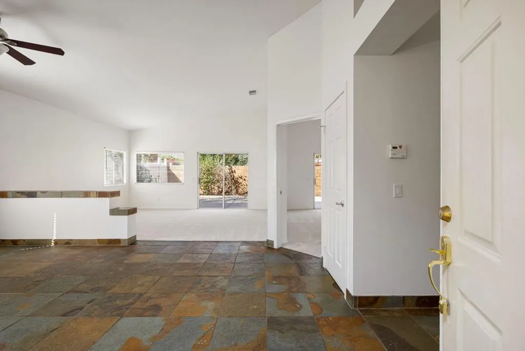 52725 Avenue Alvarado, La Quinta, California 92253 home-pic-20
