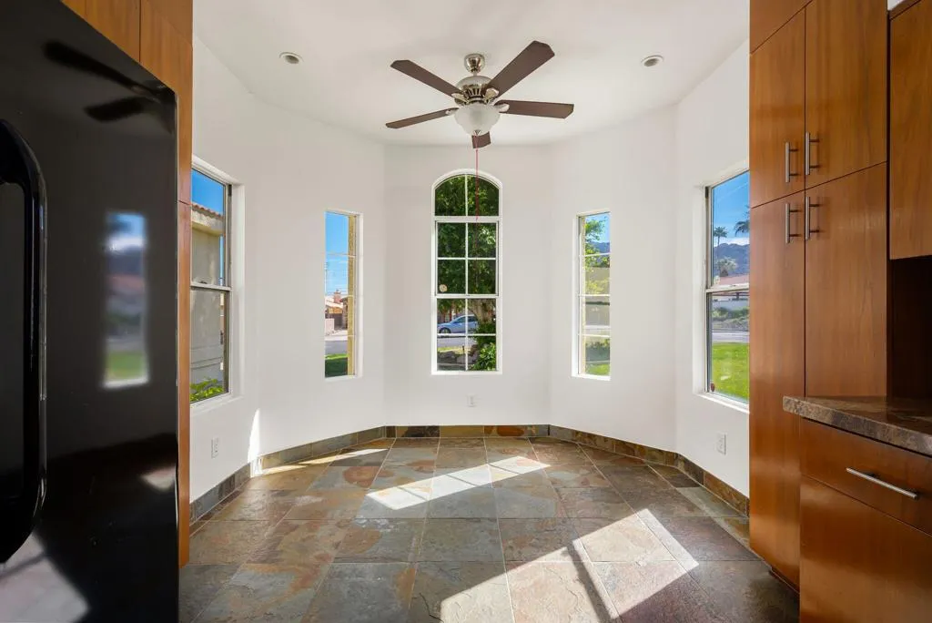 52725 Avenue Alvarado, La Quinta, California 92253 home-pic-24