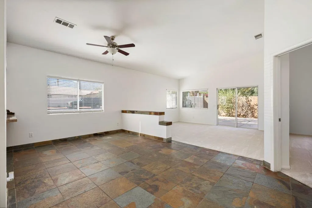 52725 Avenue Alvarado, La Quinta, California 92253 home-pic-18