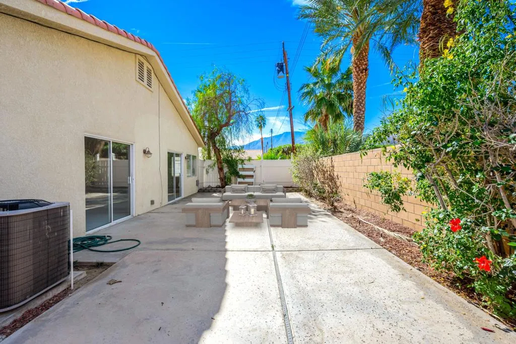 52725 Avenue Alvarado, La Quinta, California 92253 home-pic-42