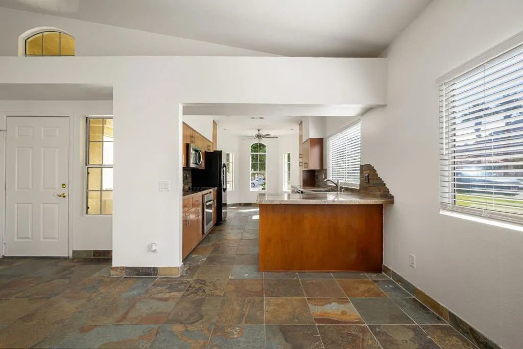 52725 Avenue Alvarado, La Quinta, California 92253 home-pic-12