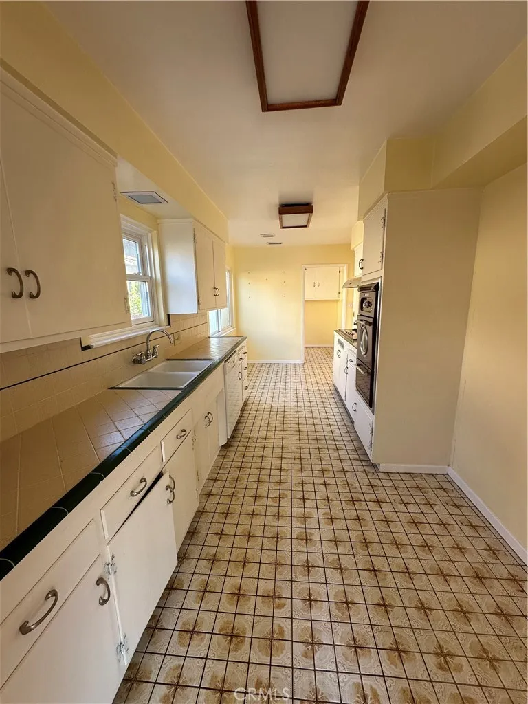 1924 W 1st, San Pedro, California 90732 home-pic-7