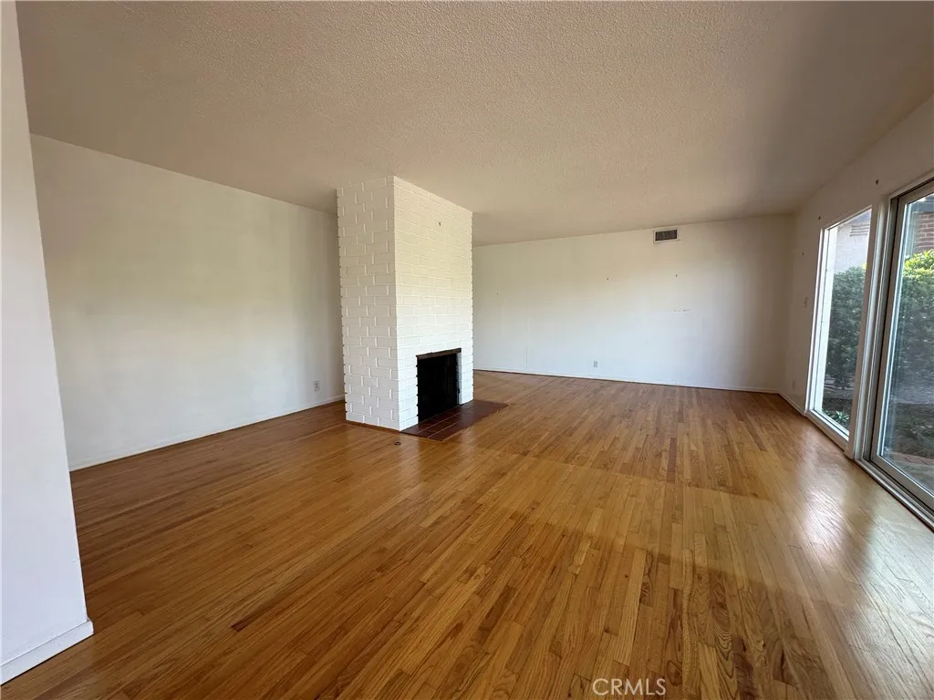 1924 W 1st, San Pedro, California 90732 home-pic-6