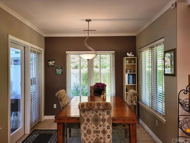 Breakfast Nook for Informal Dining