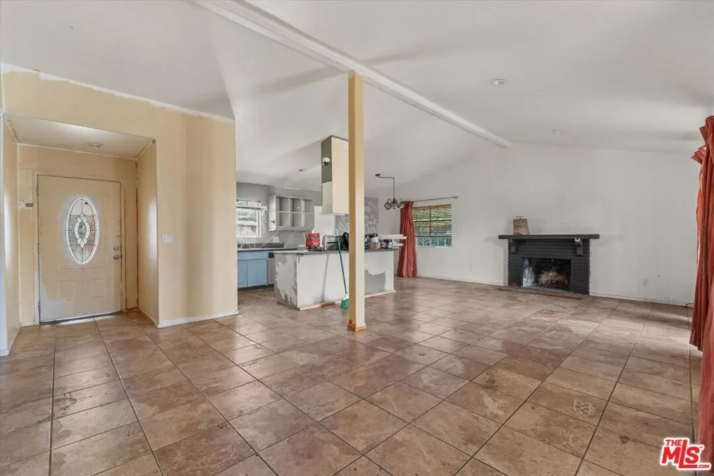 13770 Sproule Avenue, Sylmar, California 91342 home-pic-5