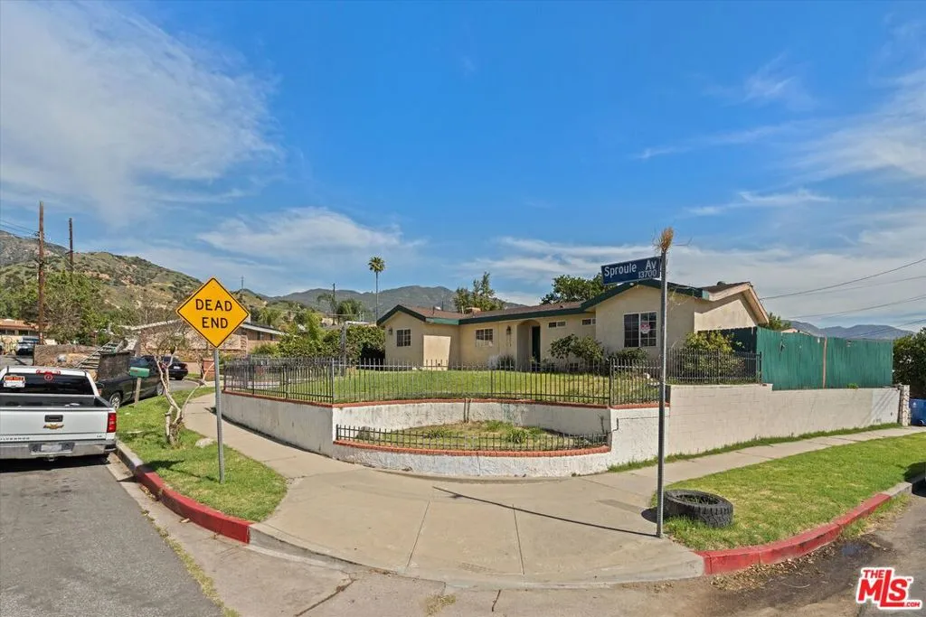 13770 Sproule Avenue, Sylmar, California 91342 home-pic-1