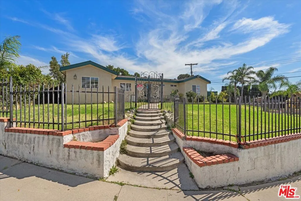 13770 Sproule Avenue, Sylmar, California 91342 home-pic-2