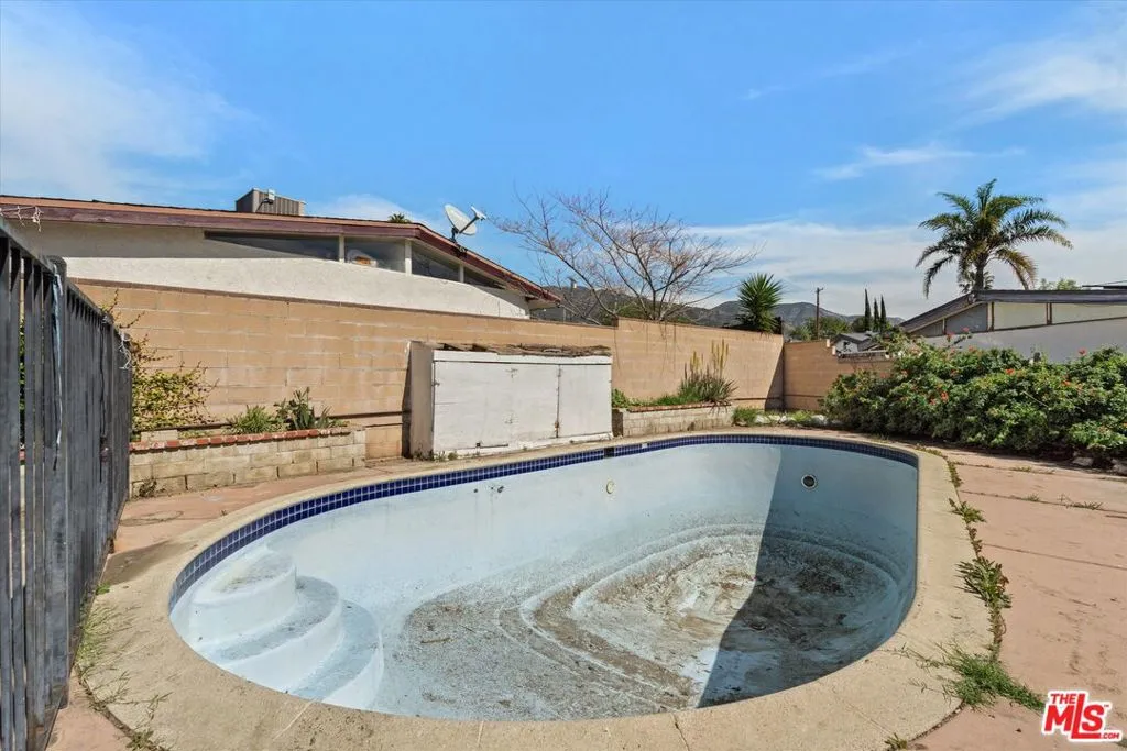 13770 Sproule Avenue, Sylmar, California 91342 home-pic-8