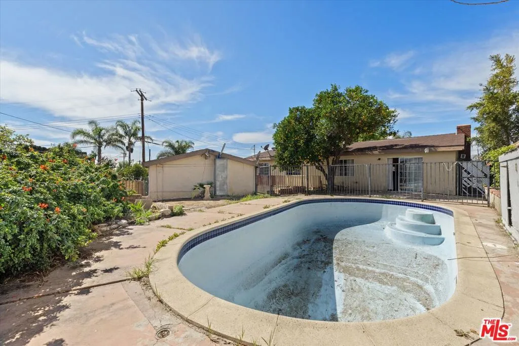 13770 Sproule Avenue, Sylmar, California 91342 home-pic-9