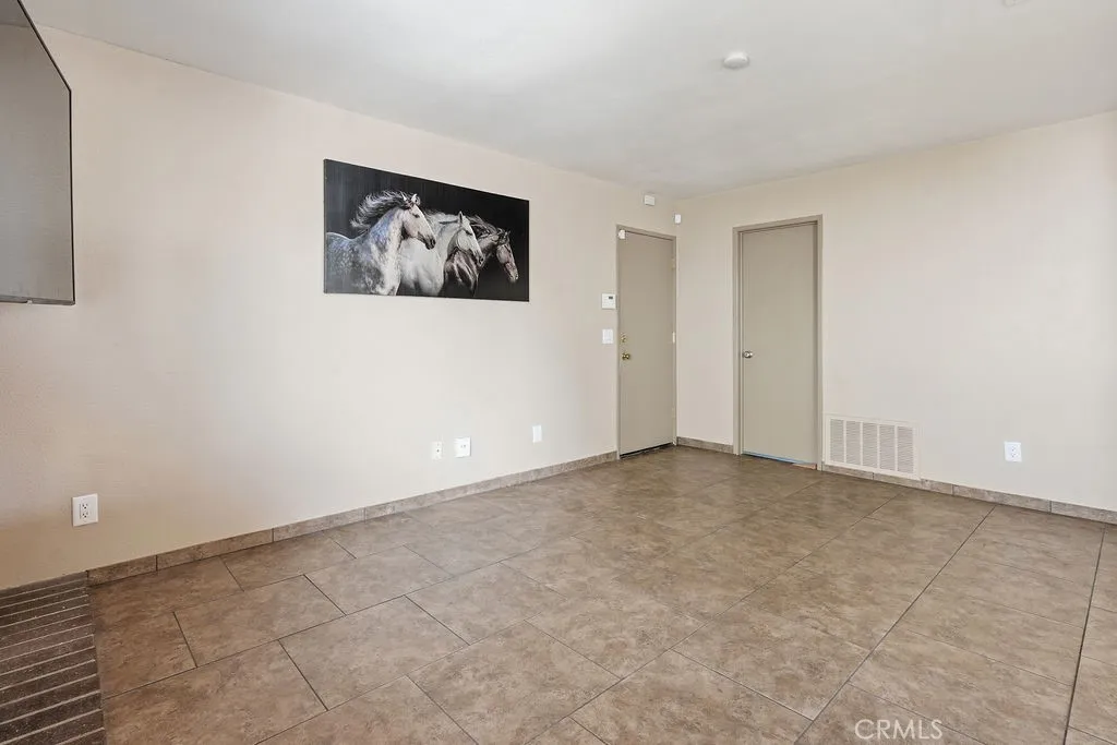 7960 Carlyle Drive, Jurupa Valley, California 92509 home-pic-21
