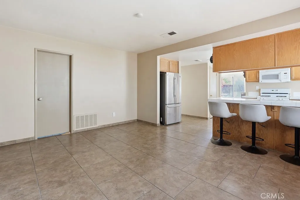 7960 Carlyle Drive, Jurupa Valley, California 92509 home-pic-20