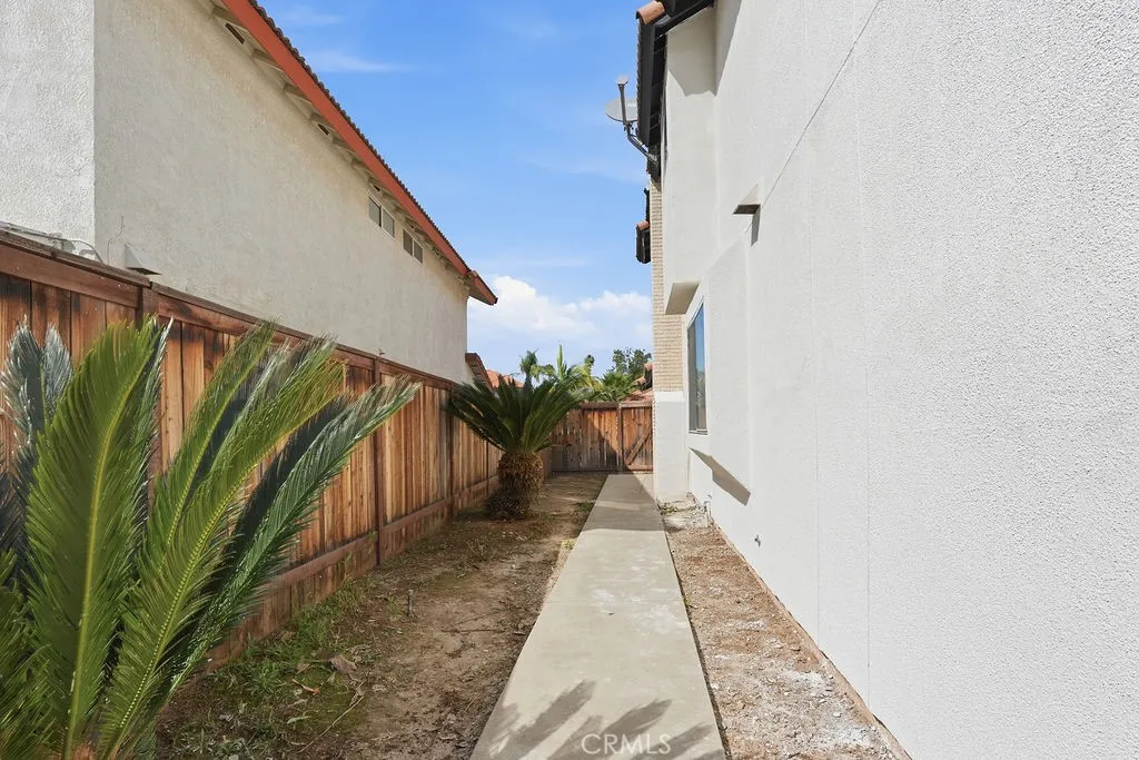 7960 Carlyle Drive, Jurupa Valley, California 92509 home-pic-49